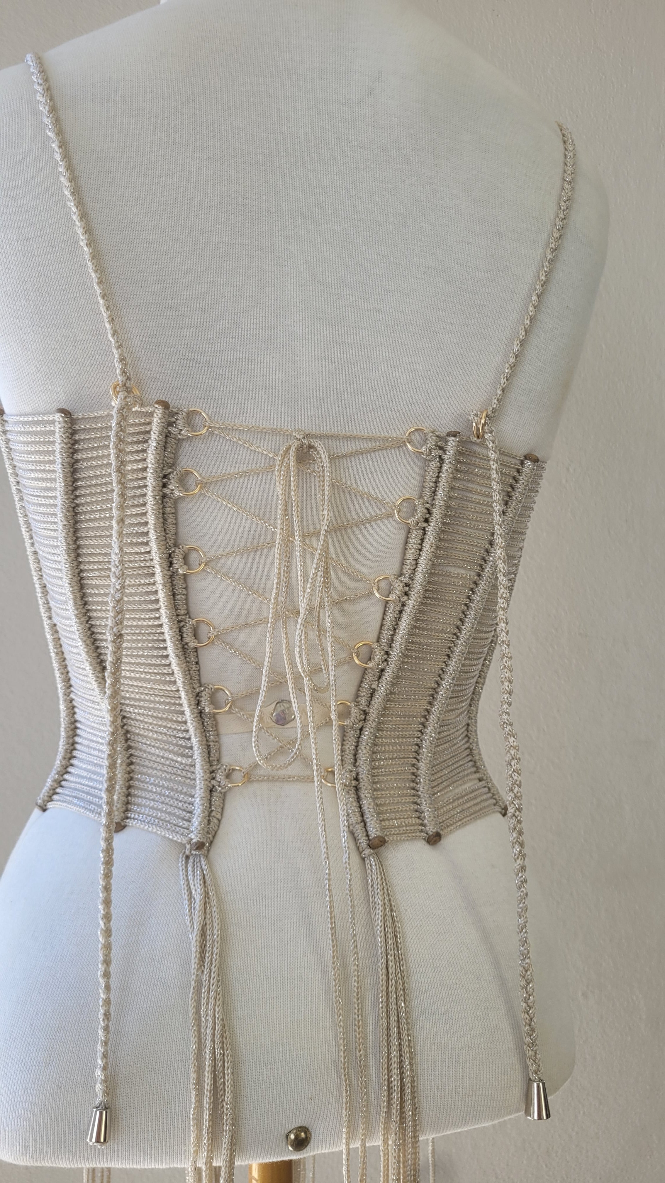 Masterclass - Alta-Costura: Criação do Corset Escultural e Estruturado